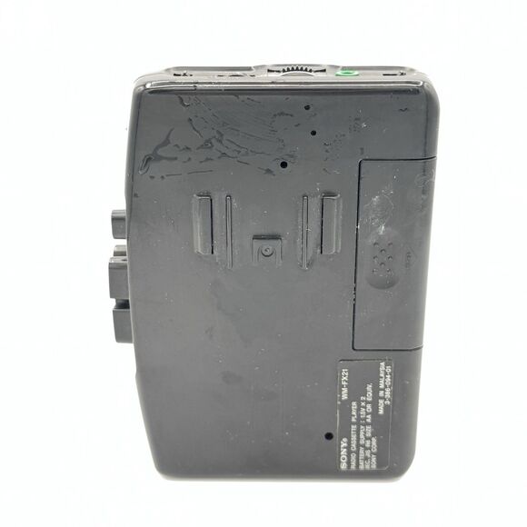 Sony WM-FX21 Walkman AM/FM Radio Cassette Player Radio Works Tape AS-IS - Picture 2 of 9